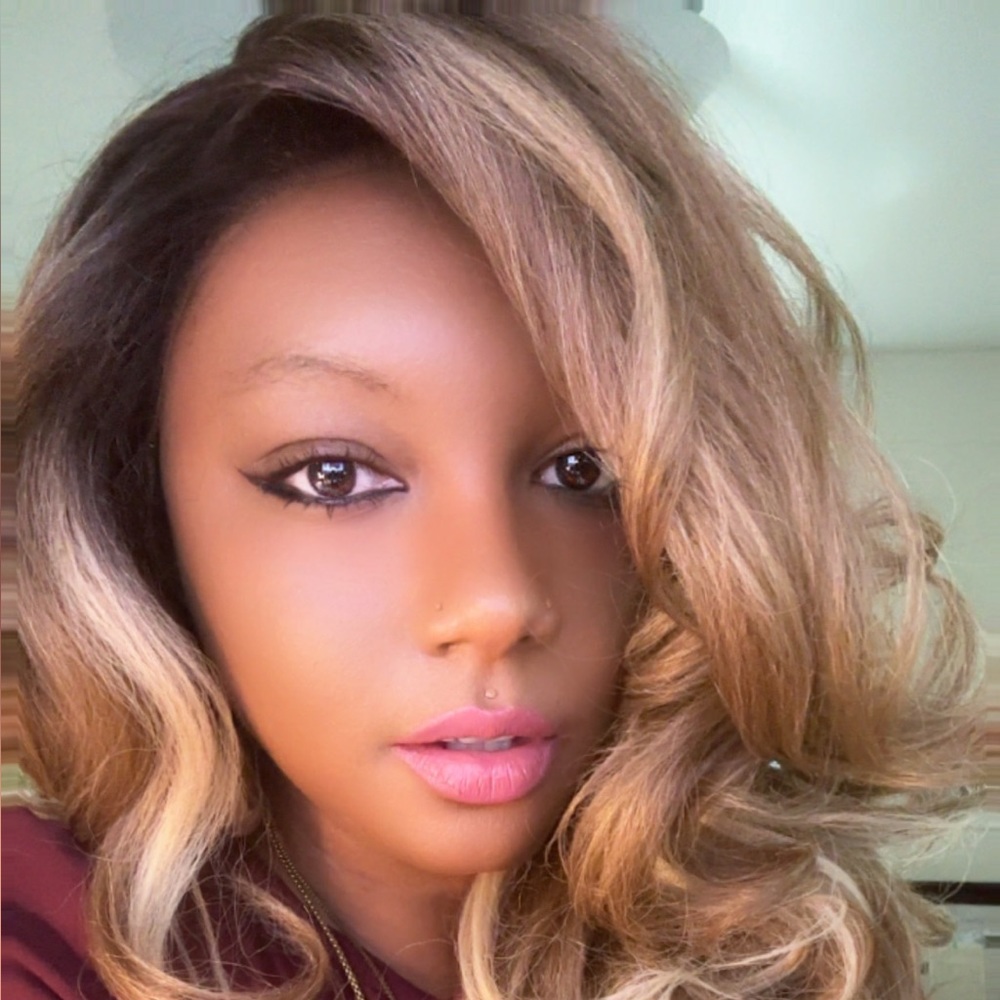 Meet your Posher, Olicia